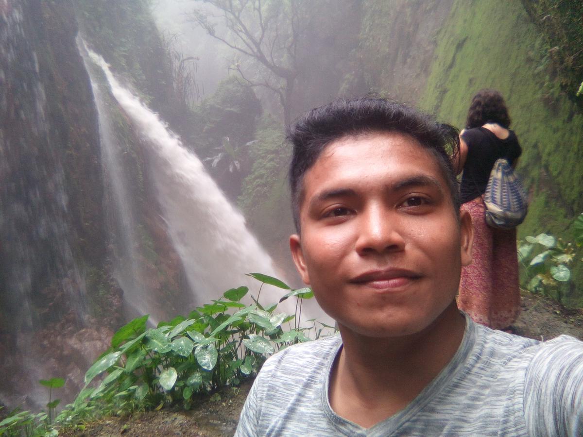 哈里斯伊真火山口家庭旅馆 Tamansuruh 外观 照片