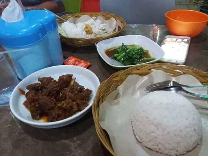 哈里斯伊真火山口家庭旅馆 Tamansuruh 外观 照片